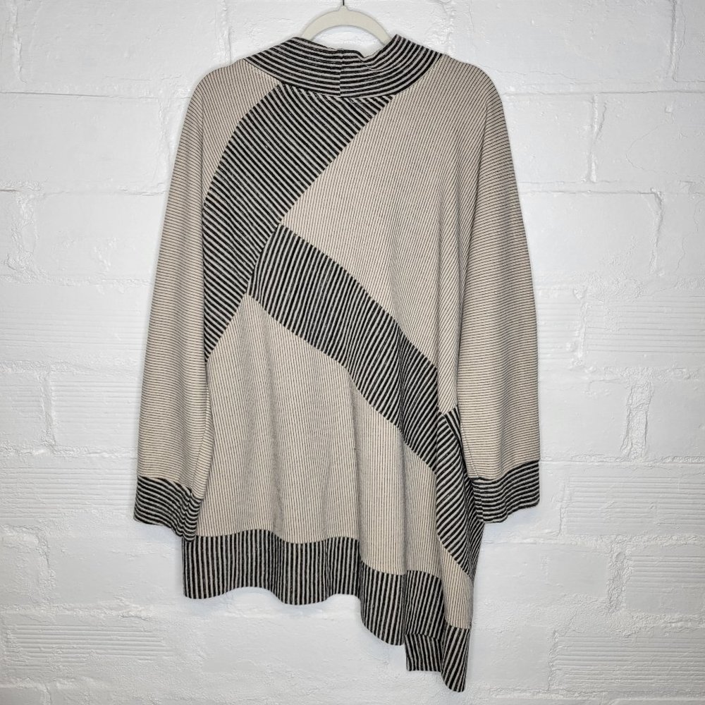 Cynthia Ashby Women's XL Pullover Sweater Tan Gray Asymmetrical Lagenlook - Picture 2 of 6
